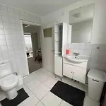 Spacious House Near Amsterdam And Schiphol Casa vacanze Zwanenburg