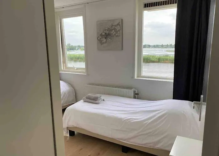 Spacious House Near Amsterdam And Schiphol Zwanenburg